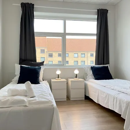 Lägenhet And Spacious For 10