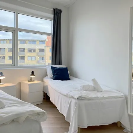 Apartment And Spacious For 10 Randers