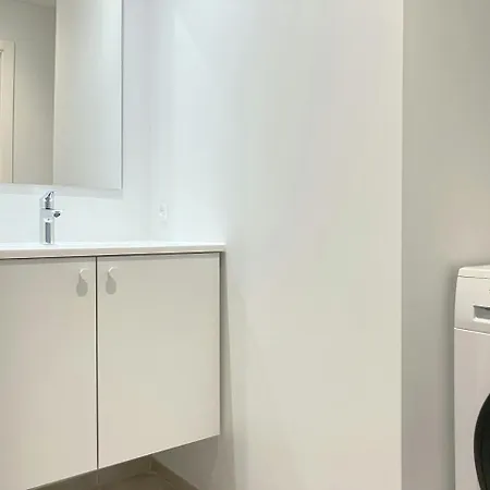 Apartment And Spacious For 10 *