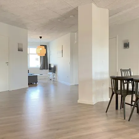 And Spacious For 10 *