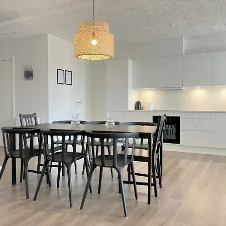 And Spacious For 10 Apartment