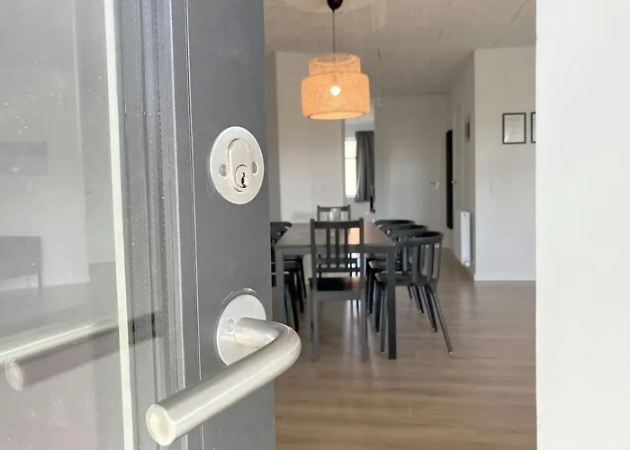 And Spacious For 10 Appartement Randers