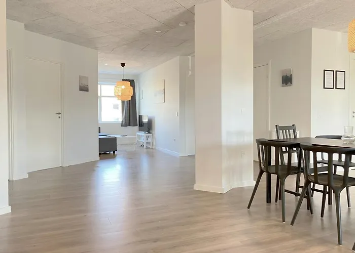 And Spacious For 10 *